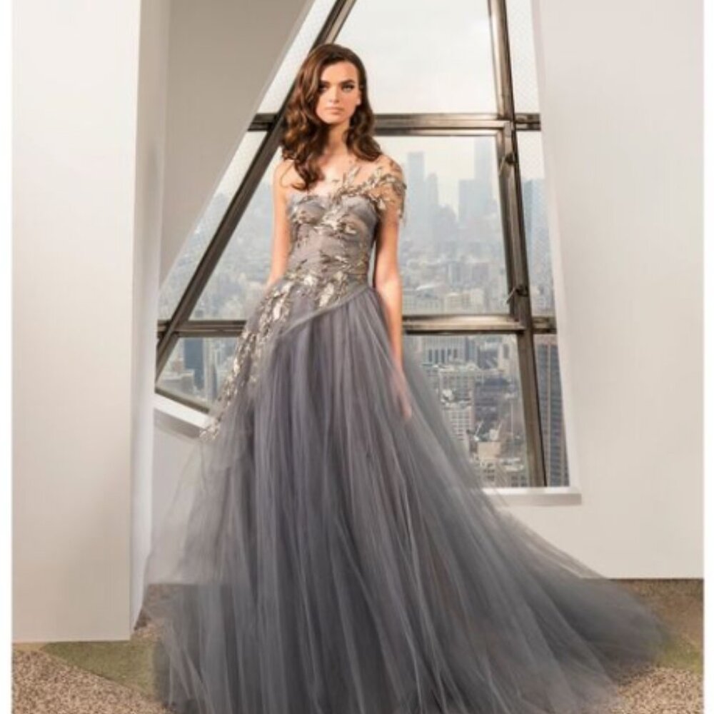 Reem Acra evening gown - Picture 2 of 13